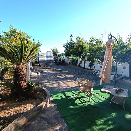 Monolocale Tirreno Studio Seafront Formia Bagian luar foto