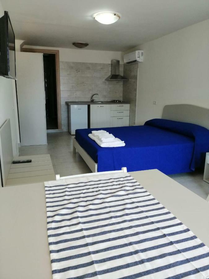 Monolocale Tirreno Studio Seafront Formia Bagian luar foto