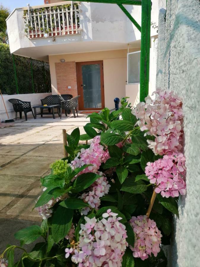 Monolocale Tirreno Studio Seafront Formia Bagian luar foto